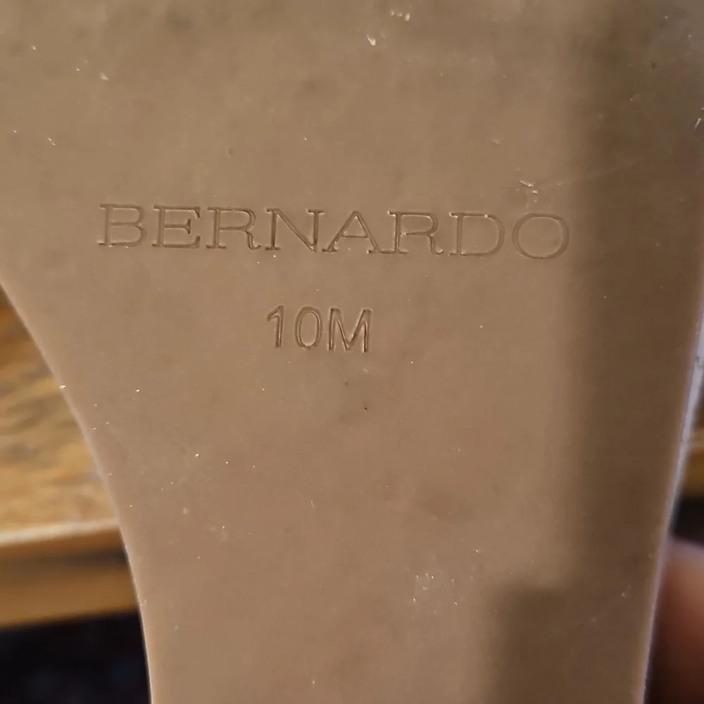 Bernardo Metallic Gold Sandals Worn Once